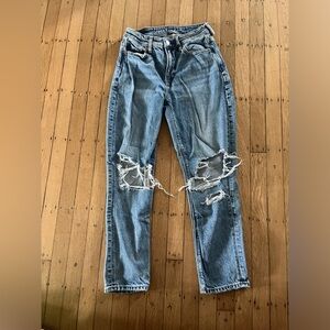 American eagle size 2 SHORT Mom jeans